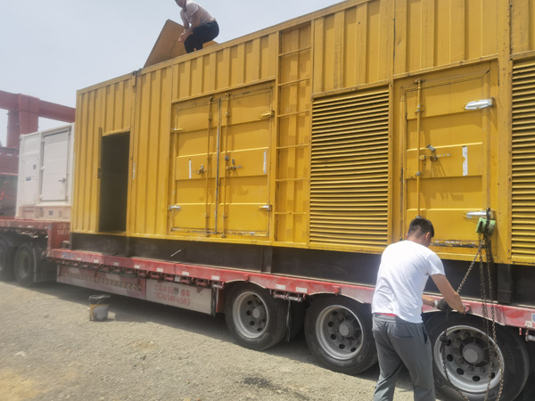 什玲镇除了负载情况和发动机维护，还有哪些因素会影响 200kw 柴油发电机的油耗？