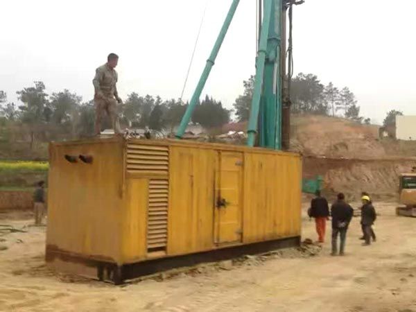 什玲镇如何判断水冷式机油散热器密封件是否需要更换？